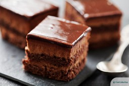 chocolate-cake-dessert-metal-spoon